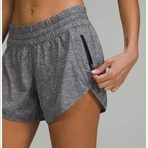Lululemon Tracker Low-Rise Lined Short 4” Size 8